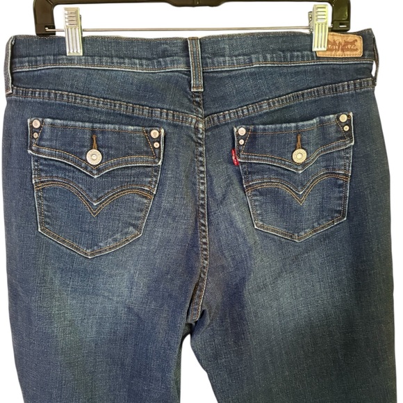 Levi's-Classic 505 Straight-Leg Jeans. Size 14. Medium wash. Excellent condition - Picture 8 of 8